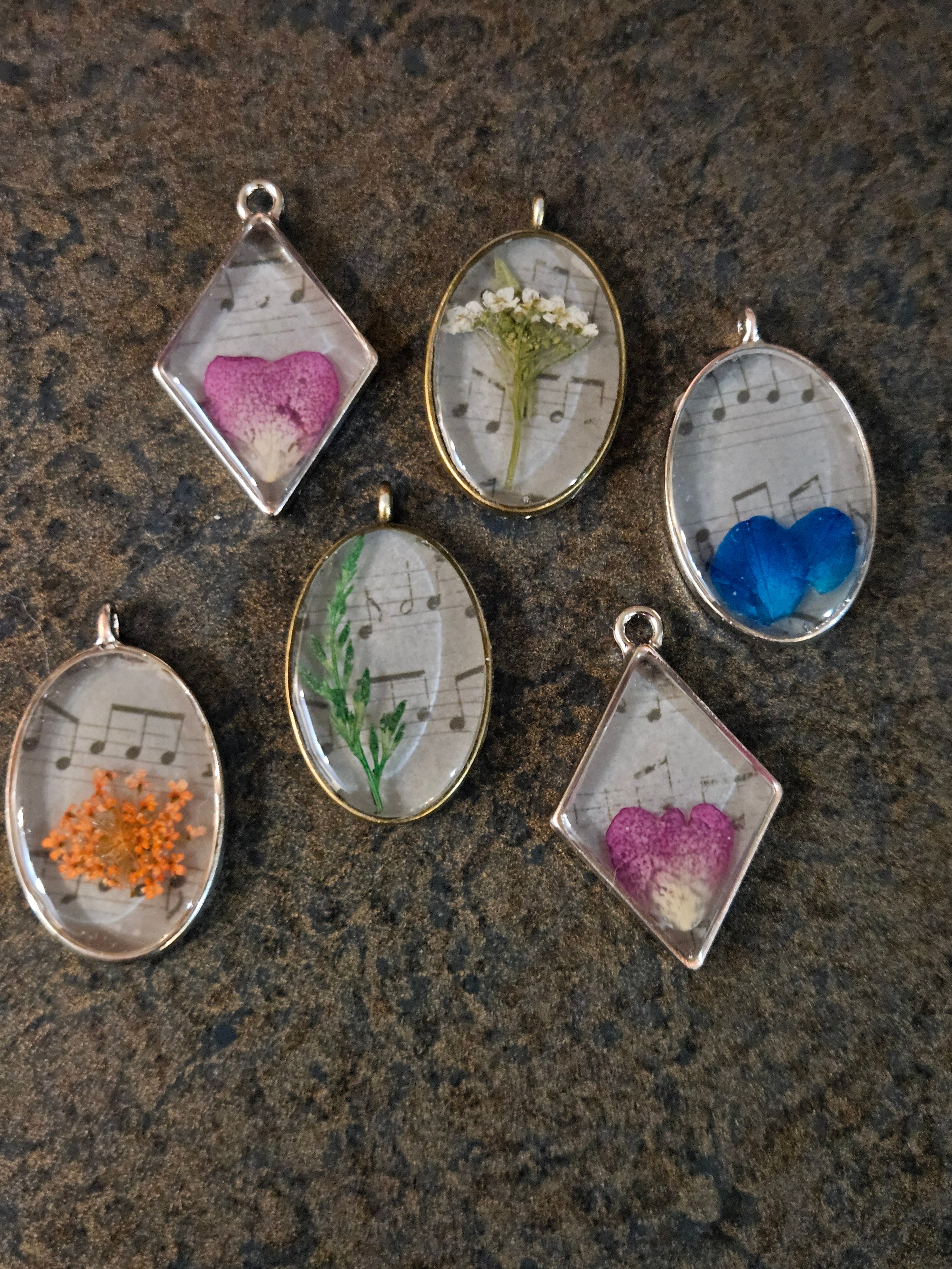 Resin necklace - Music Themed